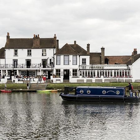 The Swan Hotel Staines-upon-Thames Exteriör bild