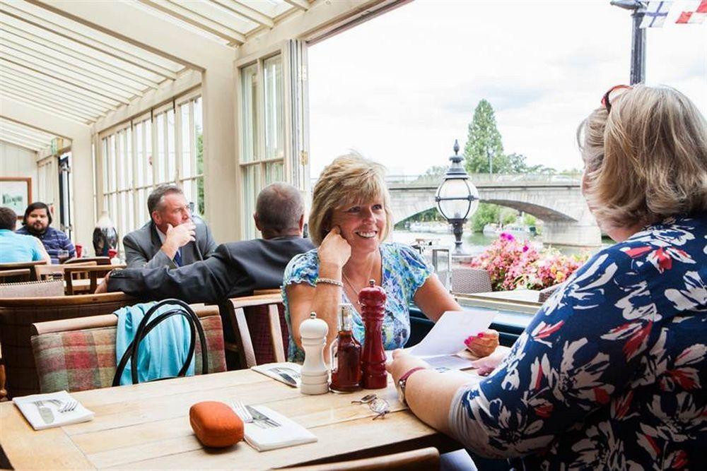 The Swan Hotel Staines-upon-Thames Exteriör bild