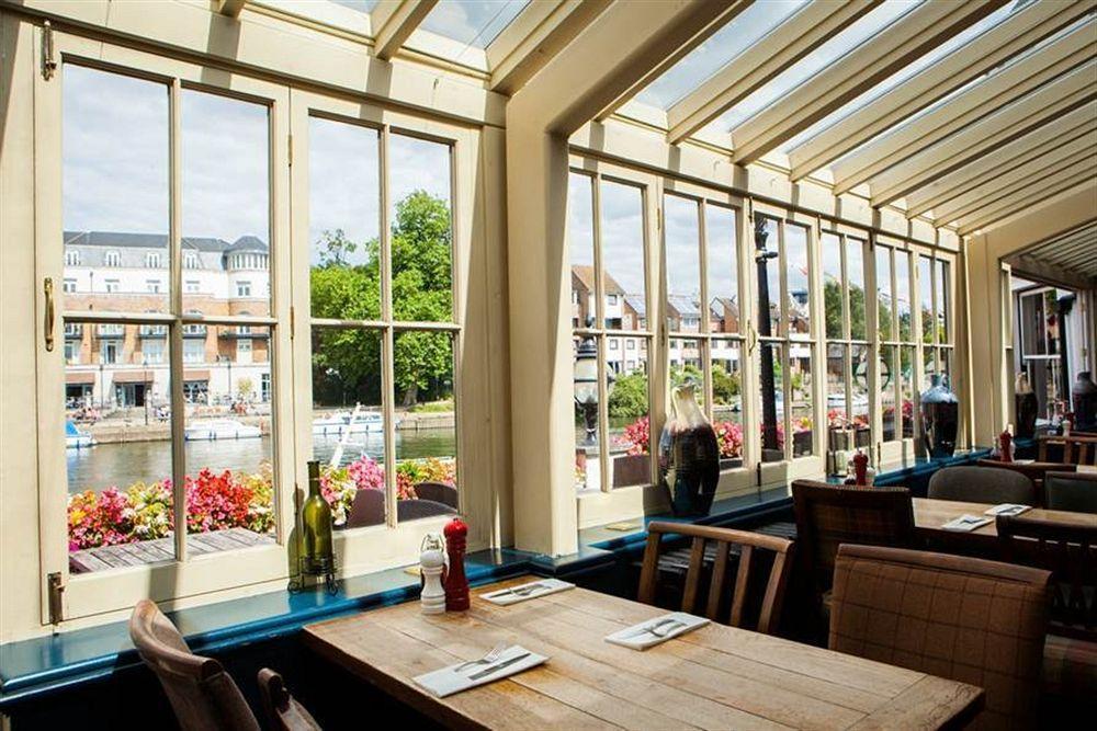 The Swan Hotel Staines-upon-Thames Exteriör bild