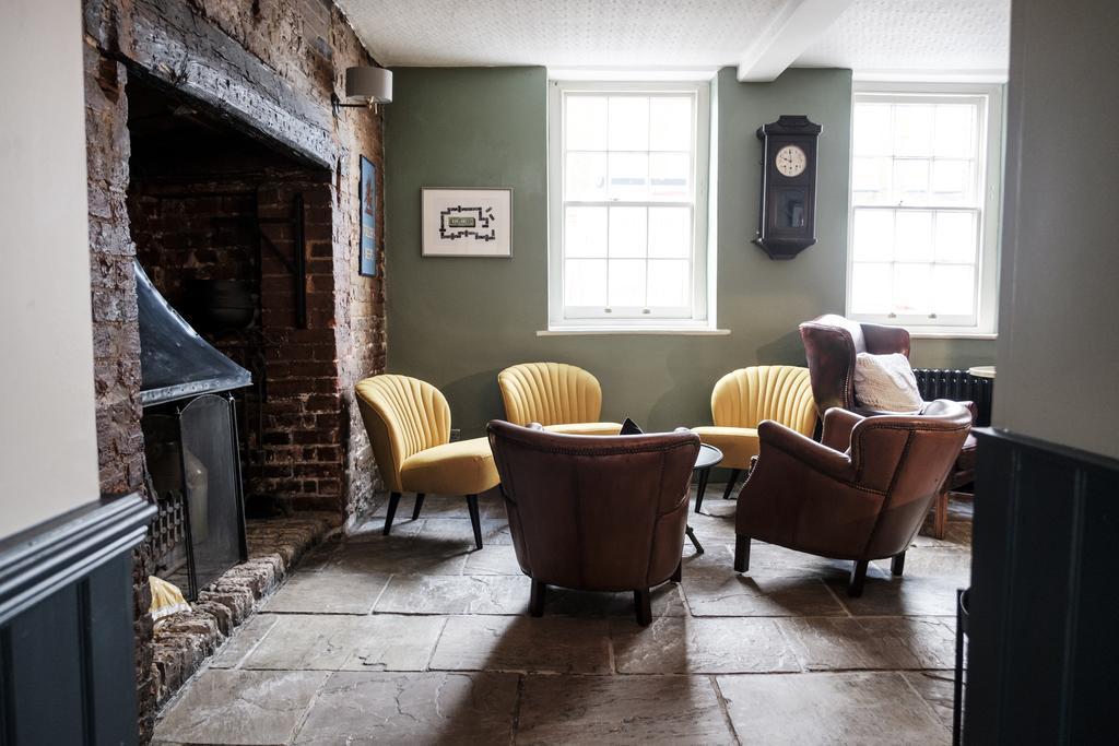 The Swan Hotel Staines-upon-Thames Exteriör bild