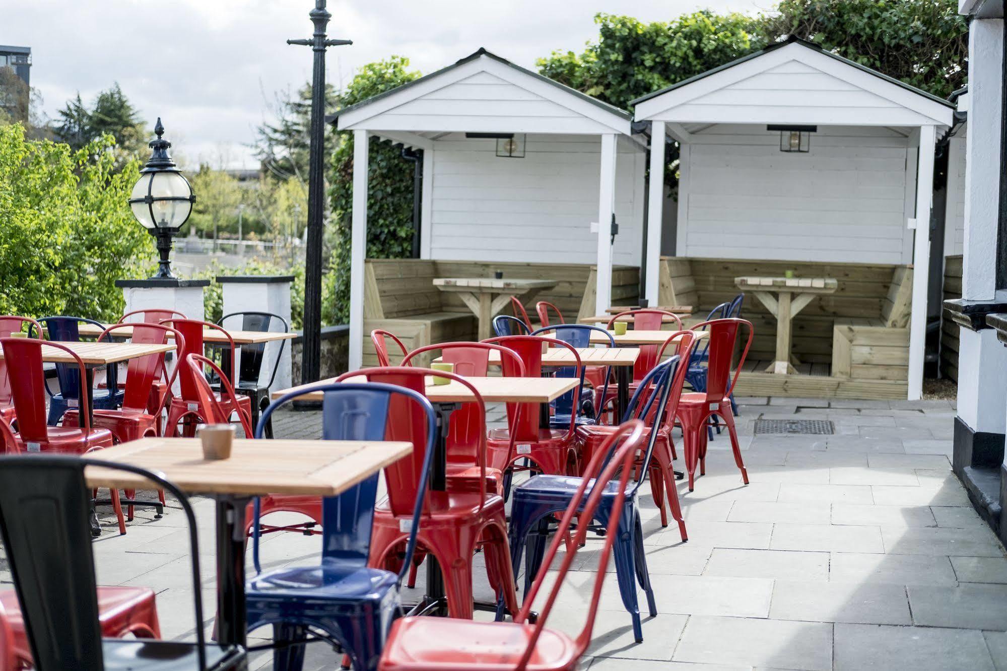 The Swan Hotel Staines-upon-Thames Exteriör bild