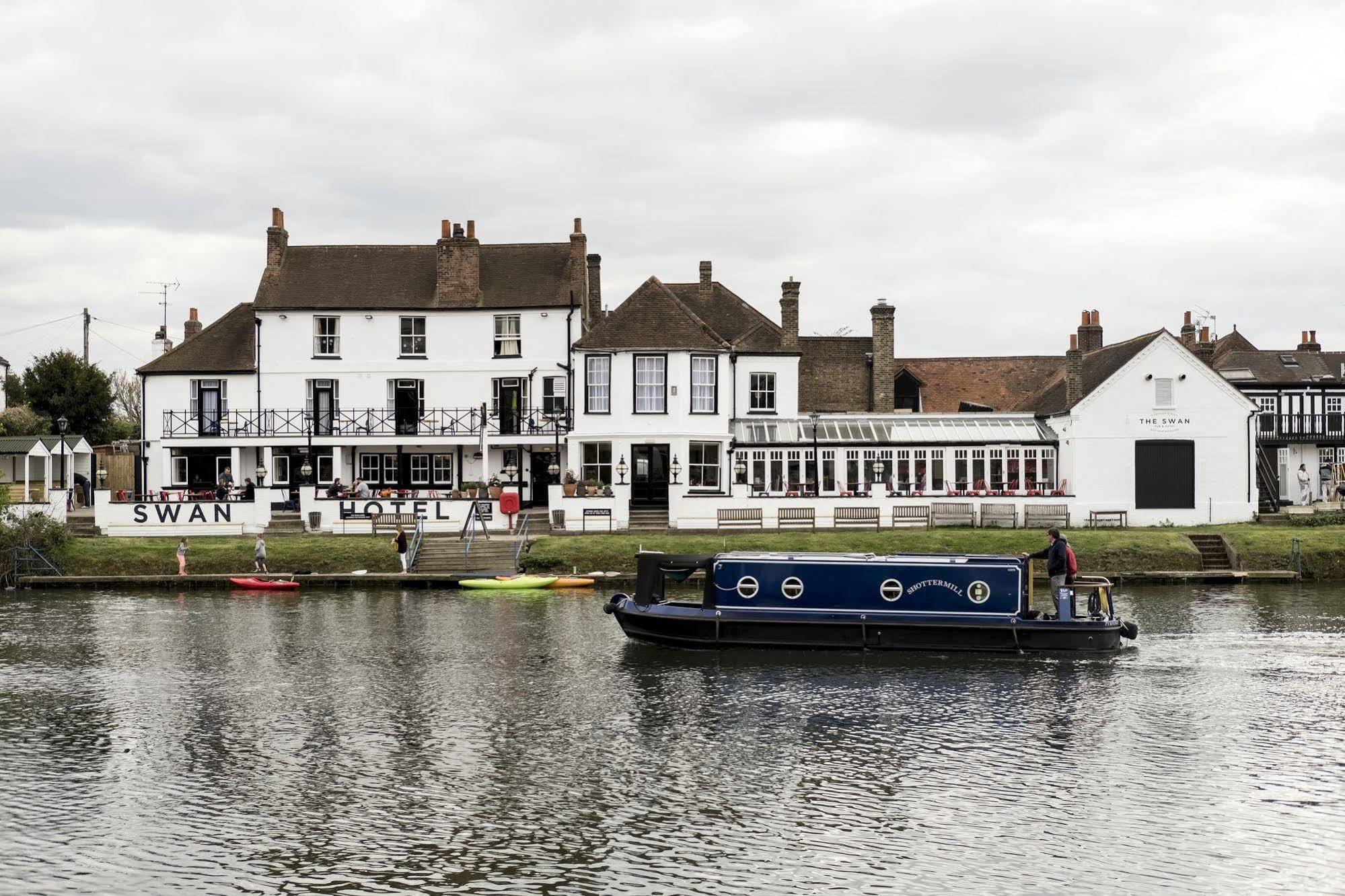 The Swan Hotel Staines-upon-Thames Exteriör bild